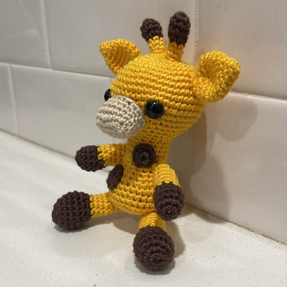 Handcrafted Giraffe Figure Toy Crochet Amigurumi Doll Decor - Picture 3 of 8